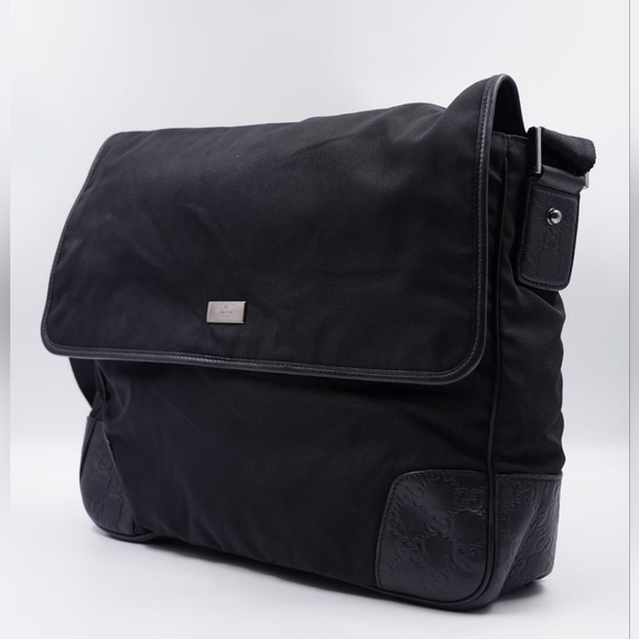 ❌️❌️SOLD❌️❌️AU63❤️Gucci Black Leather Trim Messenger Bag Unisex - Picture 4 of 13